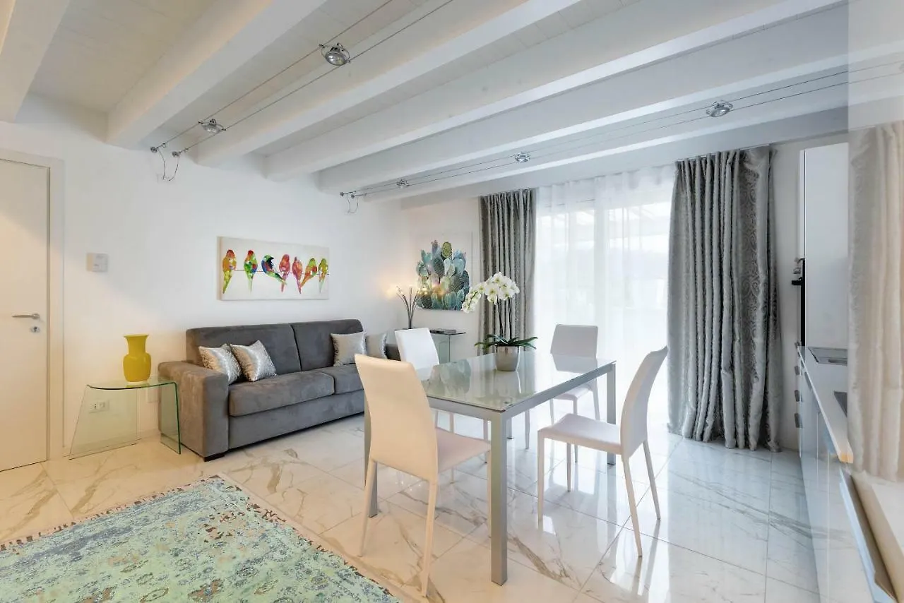Villa Bianca Luxury Apartments Desenzano del Garda