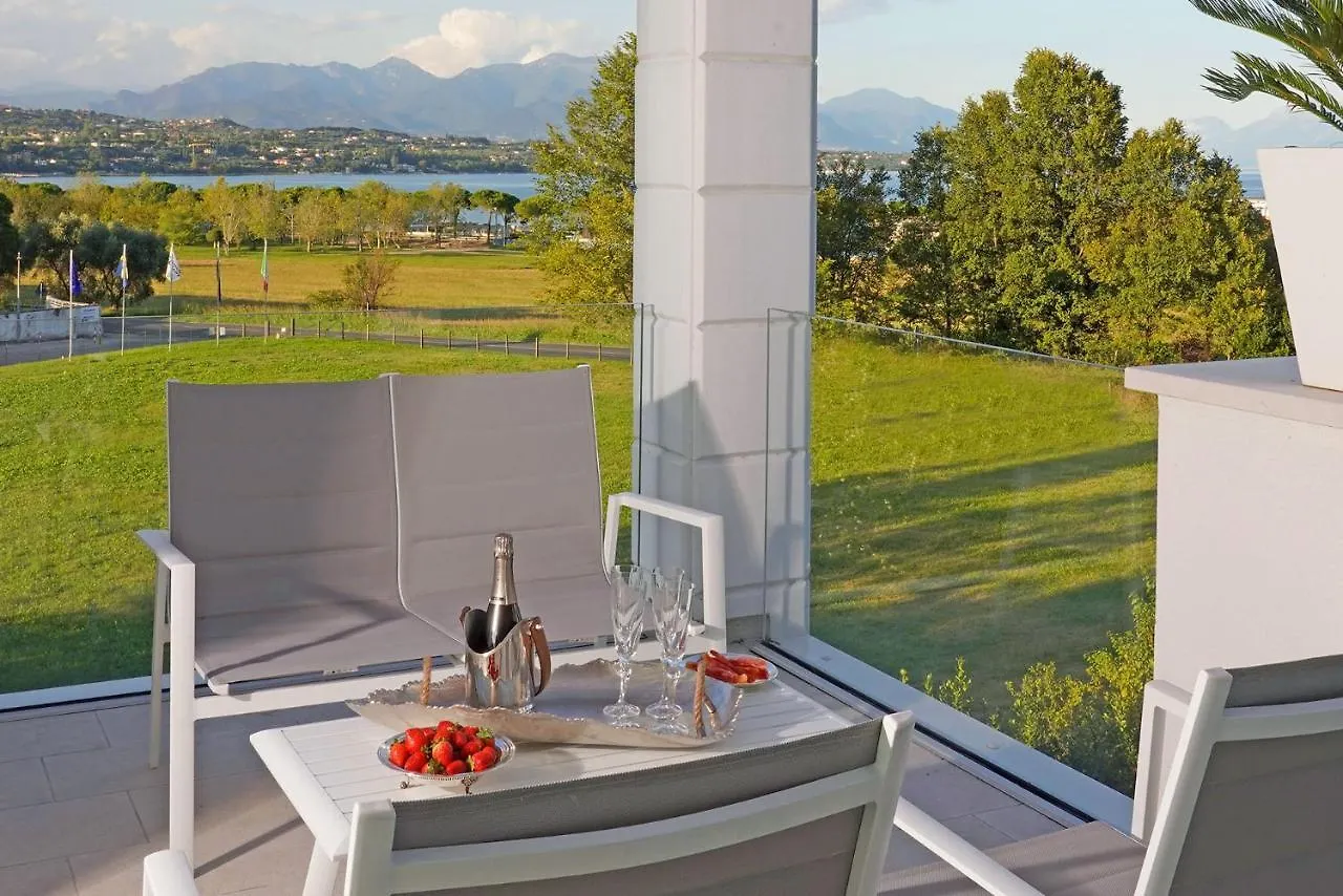 Villa Bianca Luxury Apartments Desenzano del Garda Italia