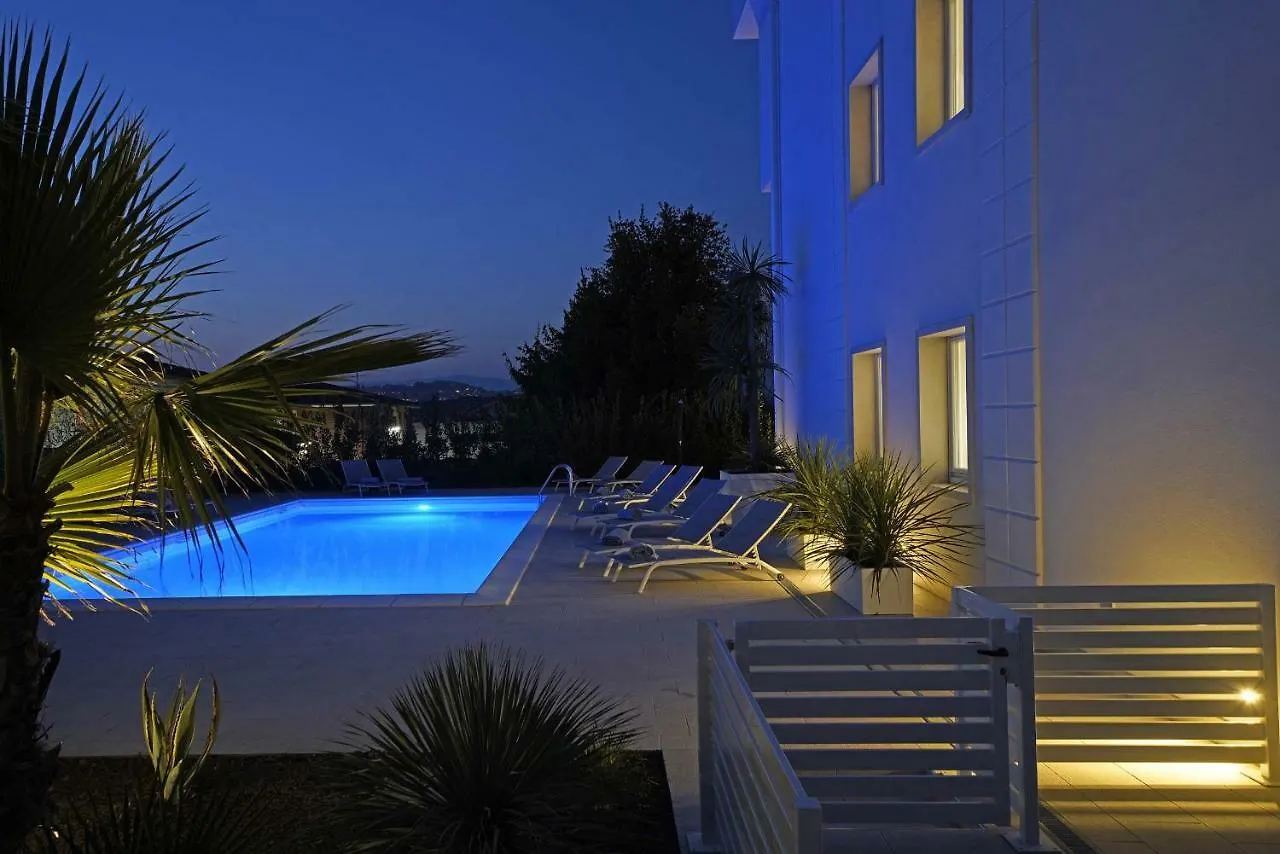 Villa Bianca Luxury Apartments Desenzano del Garda Italië